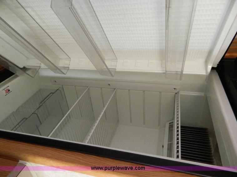 image for item AQ9438 1998 Ex-Cel E325TRW camper