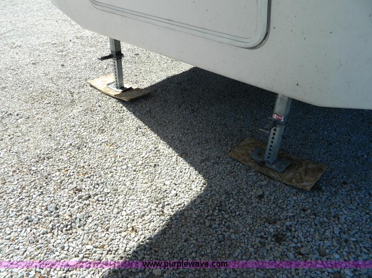 image for item AQ9438 1998 Ex-Cel E325TRW camper