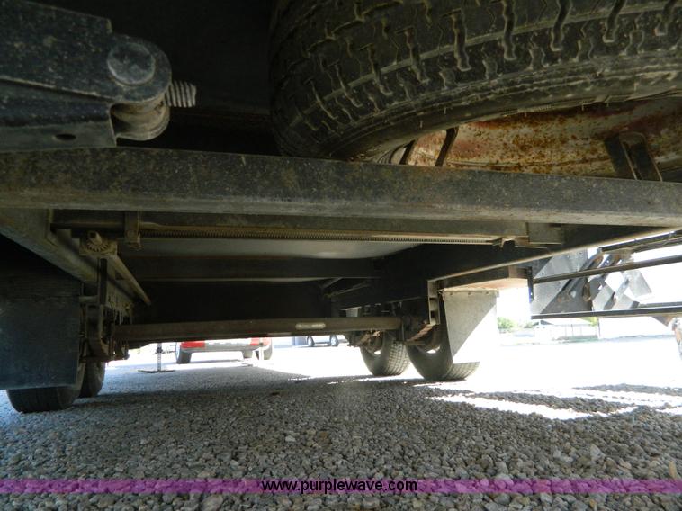 image for item AQ9438 1998 Ex-Cel E325TRW camper