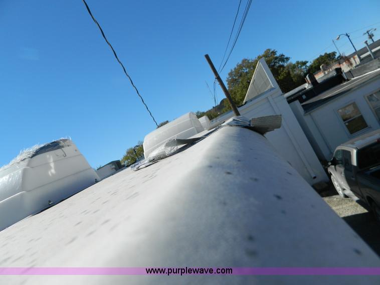 image for item AQ9438 1998 Ex-Cel E325TRW camper