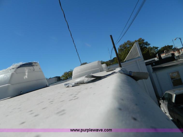 image for item AQ9438 1998 Ex-Cel E325TRW camper