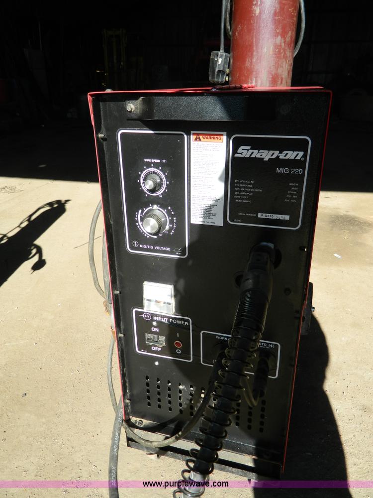 image for item AQ9442 Snap-On Mig 250 welder