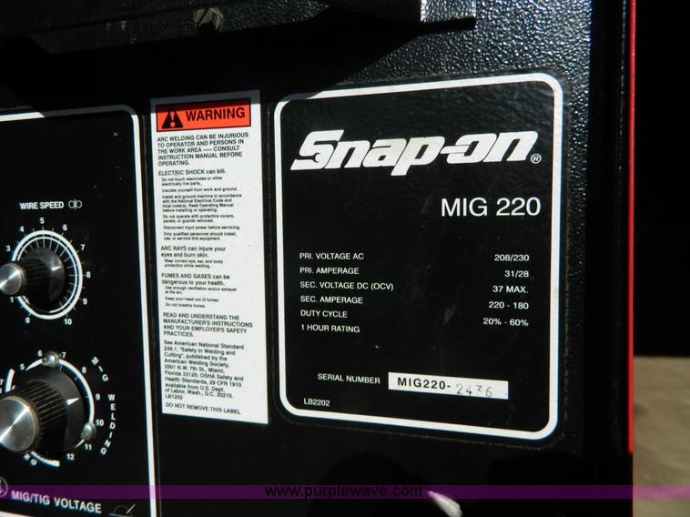 image for item AQ9442 Snap-On Mig 250 welder