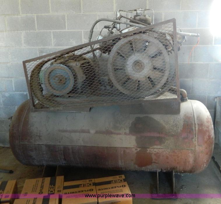 image for item AQ9449 Ingersoll Rand 25E3 compressor