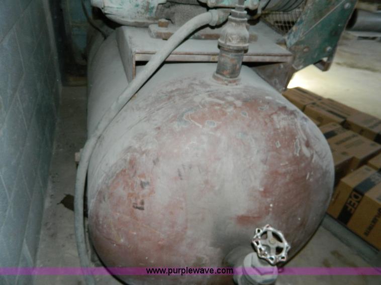 image for item AQ9449 Ingersoll Rand 25E3 compressor