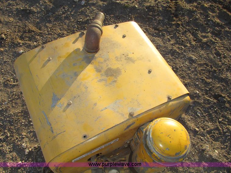 image for item AV9238 Wisconsin VH4D1AG four cylinder propane engine