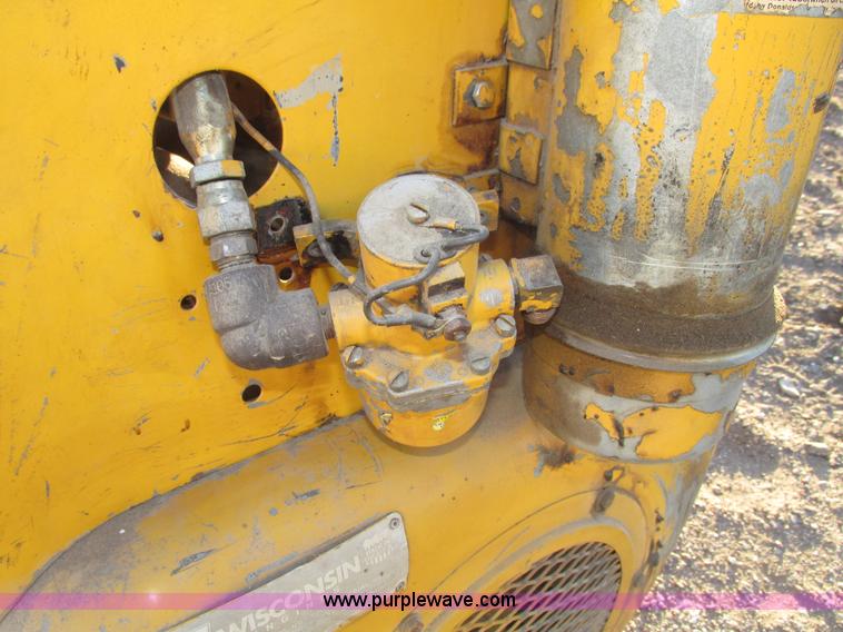 image for item AV9238 Wisconsin VH4D1AG four cylinder propane engine