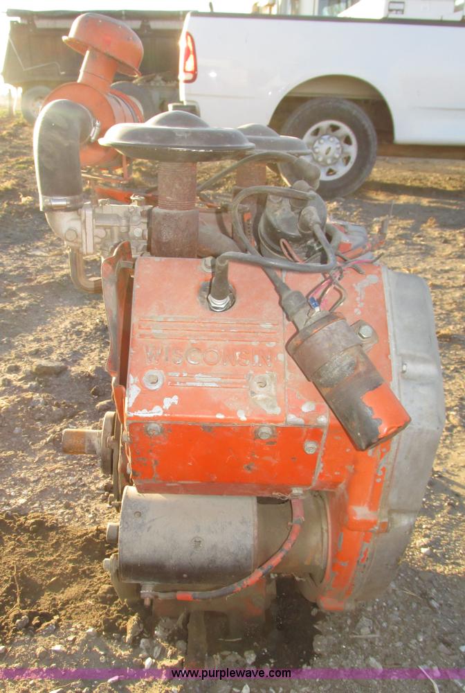 image for item AV9239 Wisconsin two cylinder gas engine