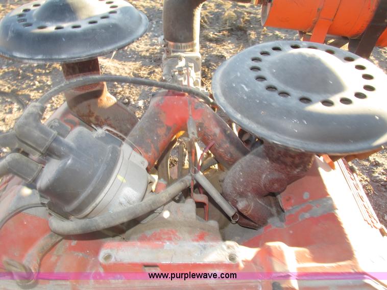 image for item AV9239 Wisconsin two cylinder gas engine