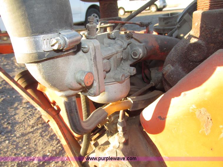 image for item AV9239 Wisconsin two cylinder gas engine