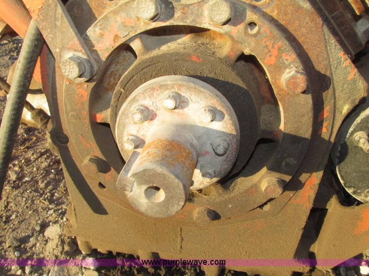 image for item AV9239 Wisconsin two cylinder gas engine