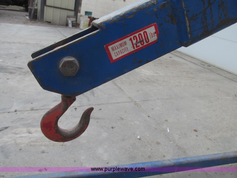 Blue Bird 1,200 lbs knock down engine hoist in Beatrice, NE Item