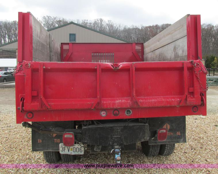 image for item AW9819 2001 Isuzu NPR dump truck
