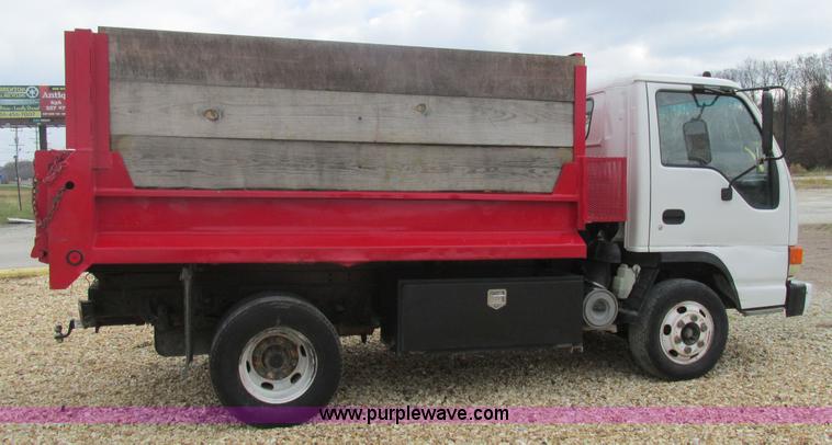 image for item AW9819 2001 Isuzu NPR dump truck