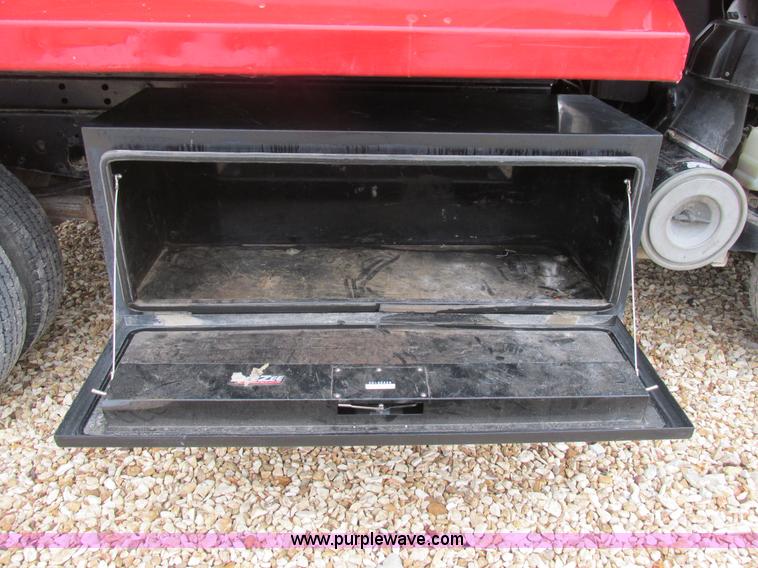 image for item AW9819 2001 Isuzu NPR dump truck