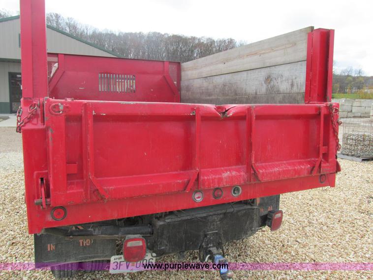 image for item AW9819 2001 Isuzu NPR dump truck