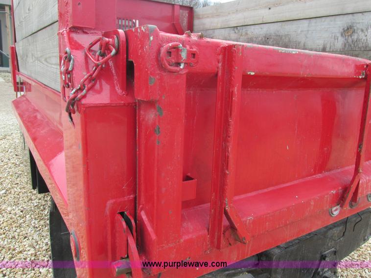 image for item AW9819 2001 Isuzu NPR dump truck