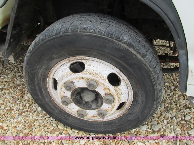 image for item AW9819 2001 Isuzu NPR dump truck