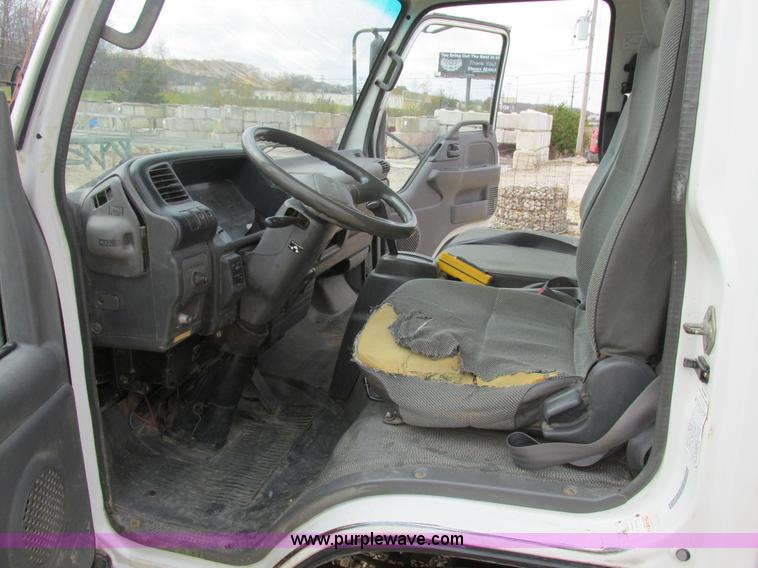 image for item AW9819 2001 Isuzu NPR dump truck