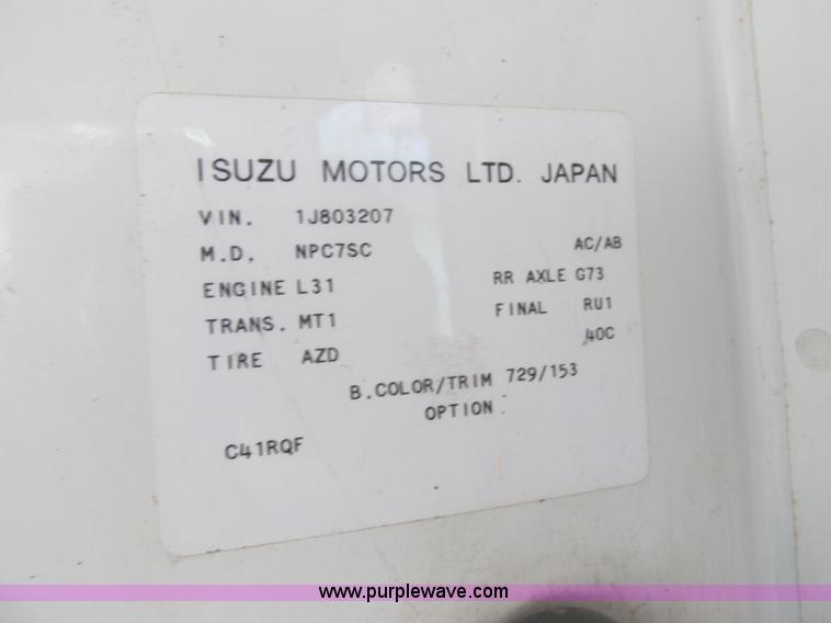 image for item AW9819 2001 Isuzu NPR dump truck