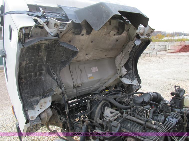 image for item AW9819 2001 Isuzu NPR dump truck