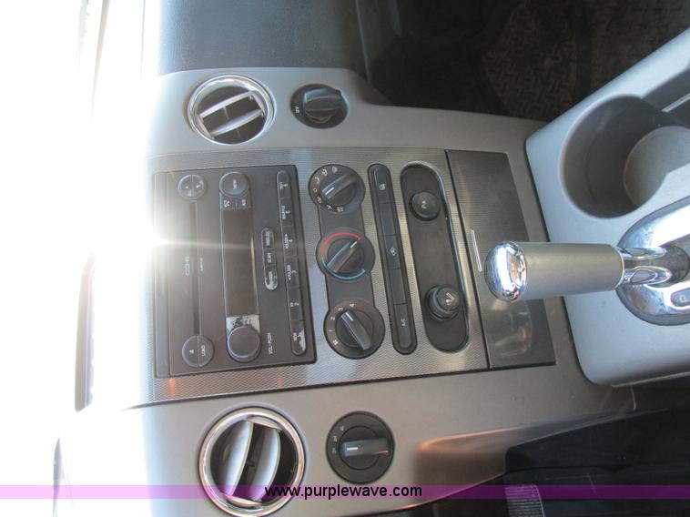 image for item AW9837 2005 Ford F150 FX4 SuperCrew pickup truck