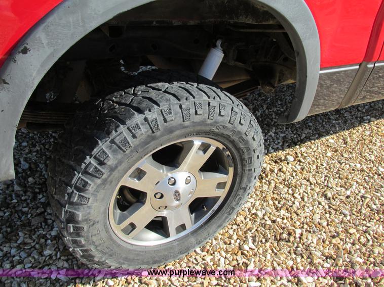 image for item AW9837 2005 Ford F150 FX4 SuperCrew pickup truck