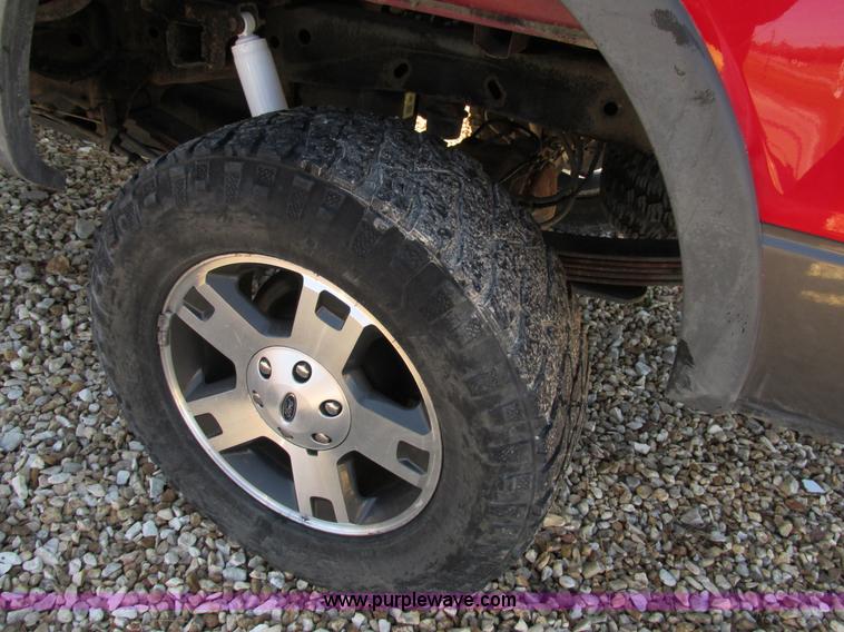 image for item AW9837 2005 Ford F150 FX4 SuperCrew pickup truck