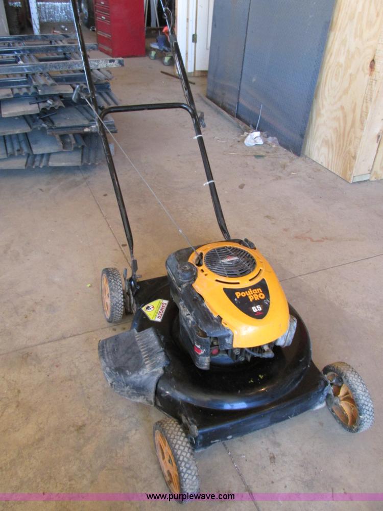 image for item AW9844 Poulan Pro 19" push mower