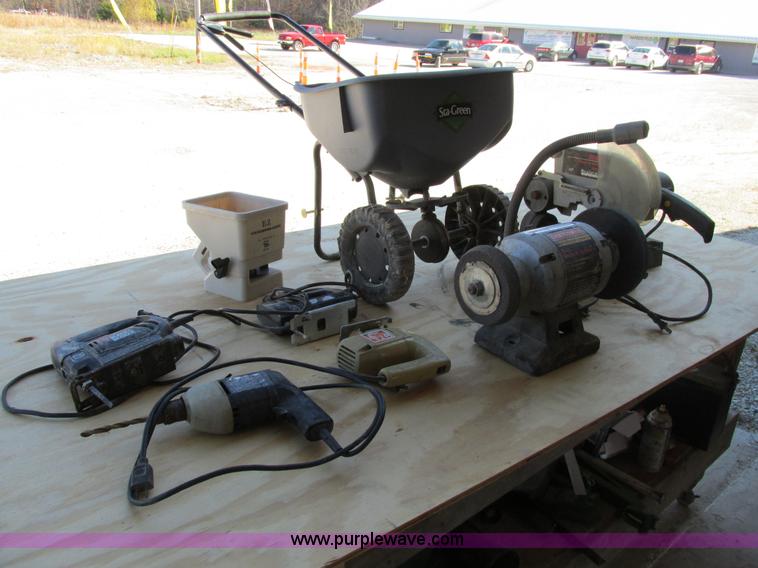 image for item AW9852 Assorted items