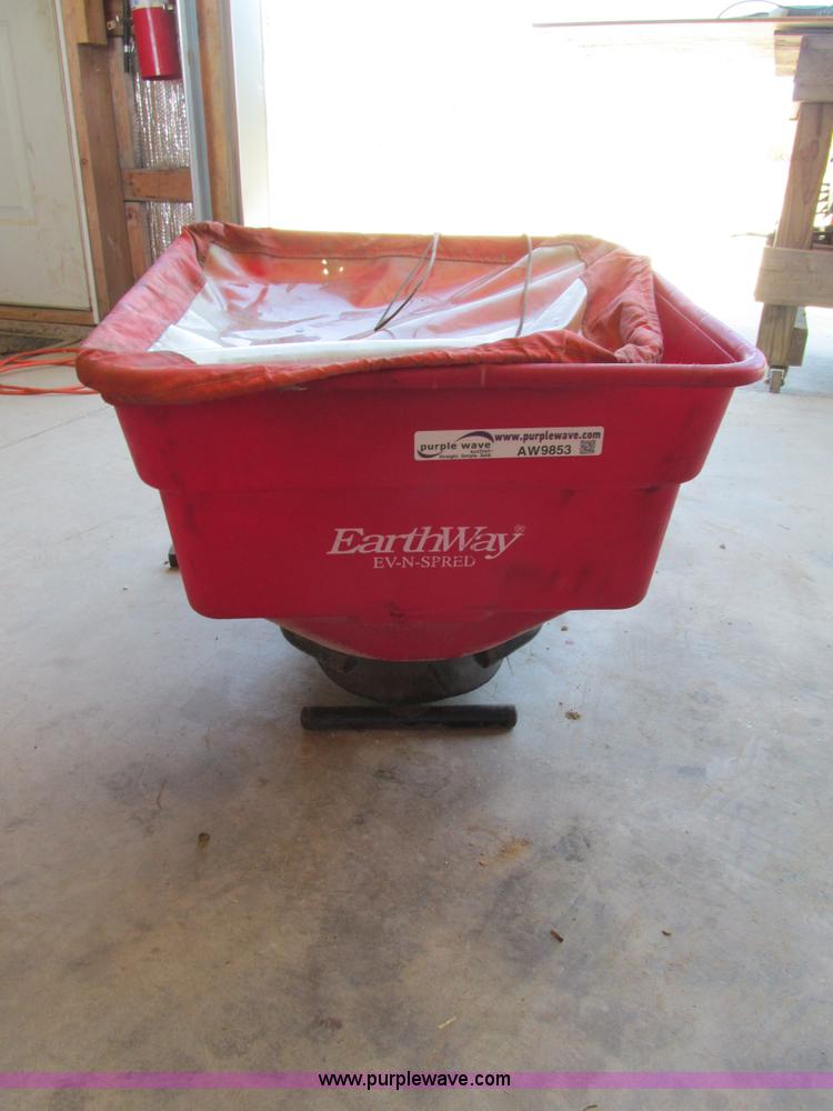 image for item AW9853 Earthway EV-N Spread broadcast spreader