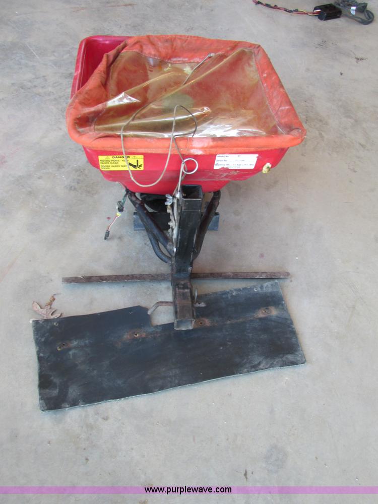 image for item AW9853 Earthway EV-N Spread broadcast spreader