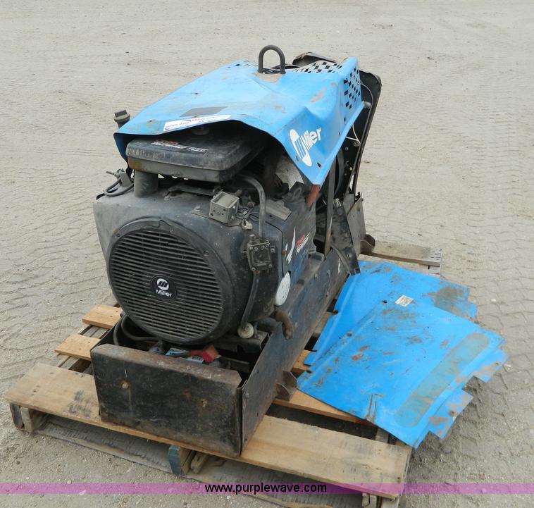 image for item AX9623 Miller Bobcat 225G generator/welder