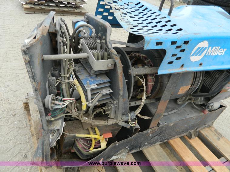 image for item AX9623 Miller Bobcat 225G generator/welder