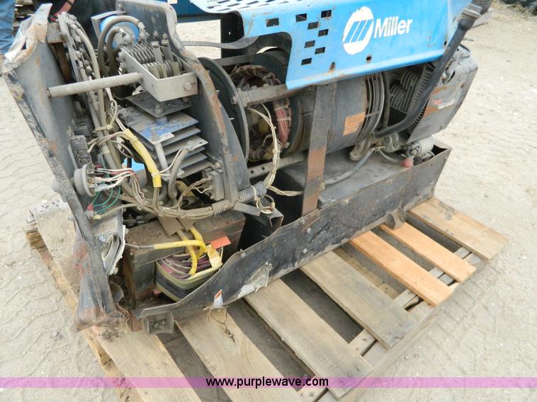 image for item AX9623 Miller Bobcat 225G generator/welder