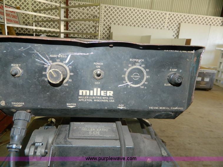 image for item AX9946 Miller 400 welder