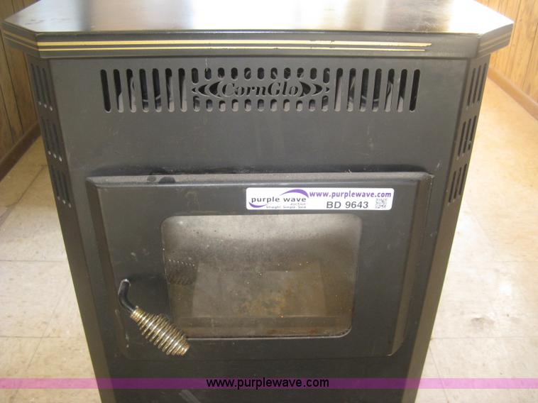 Gorn Glo corn burning stove in Cheney, KS | Item BD9643 sold | Purple Wave