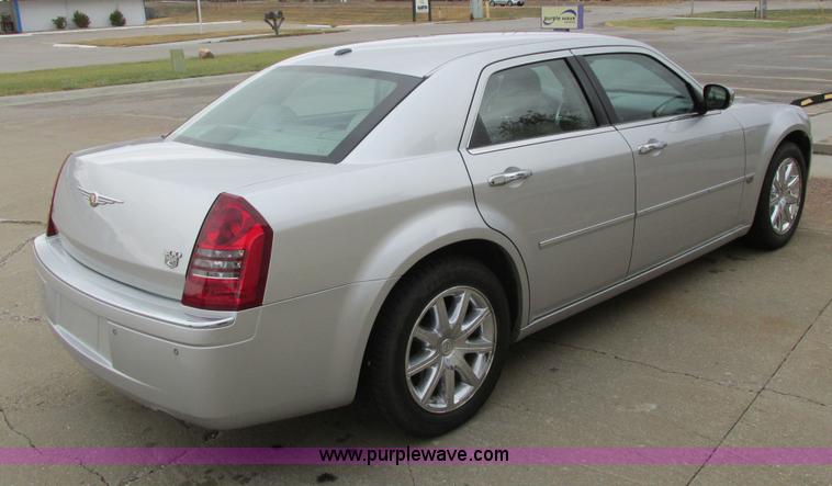 image for item D1289 2007 Chrysler 300C
