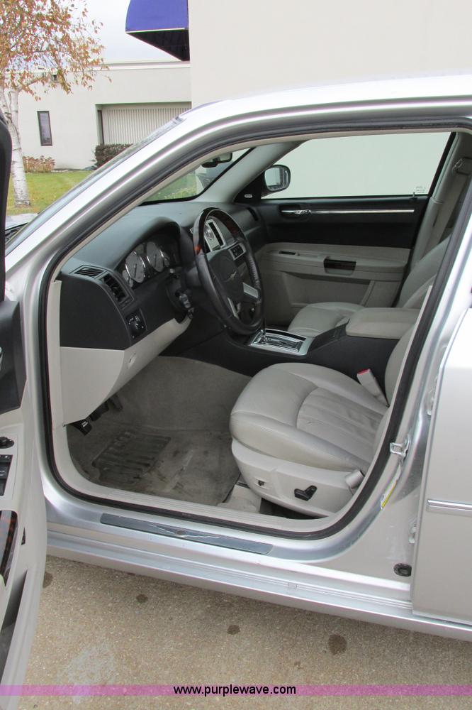 image for item D1289 2007 Chrysler 300C