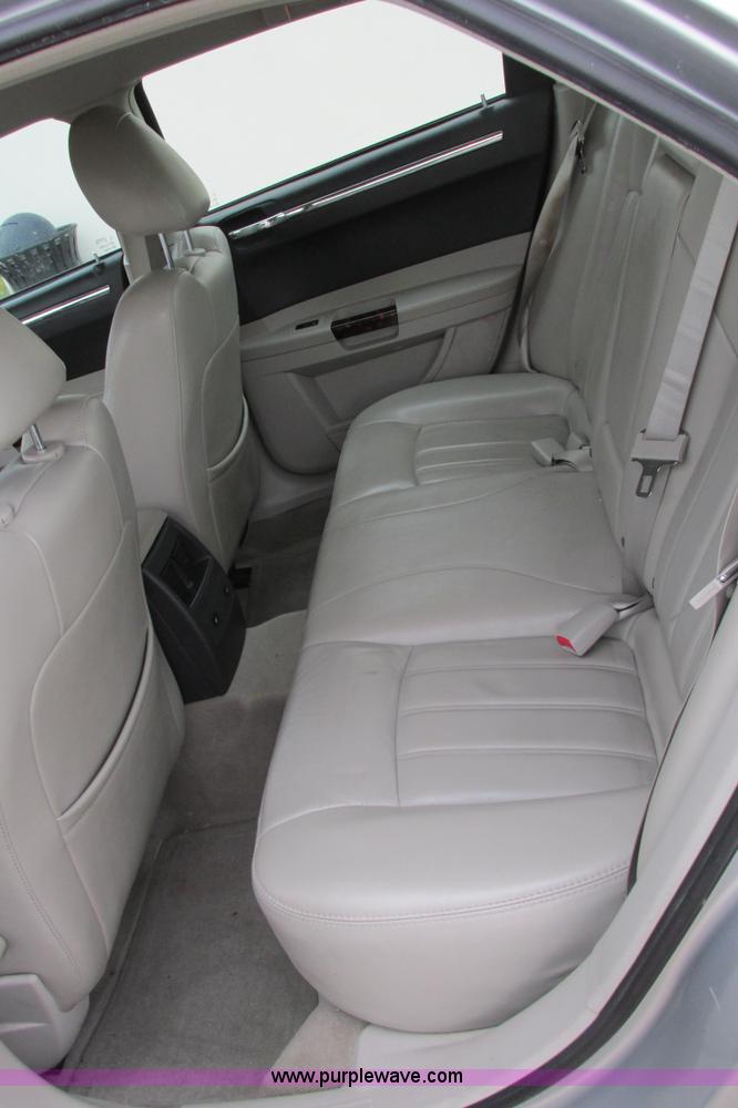 image for item D1289 2007 Chrysler 300C