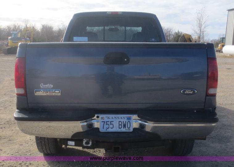 image for item D2215 2005 Ford F350 Super Duty Lariat Crew Cab pickup truck