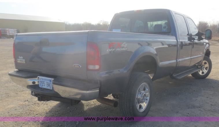 image for item D2215 2005 Ford F350 Super Duty Lariat Crew Cab pickup truck