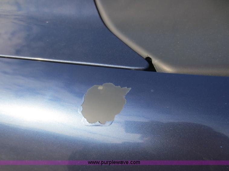 image for item D2215 2005 Ford F350 Super Duty Lariat Crew Cab pickup truck