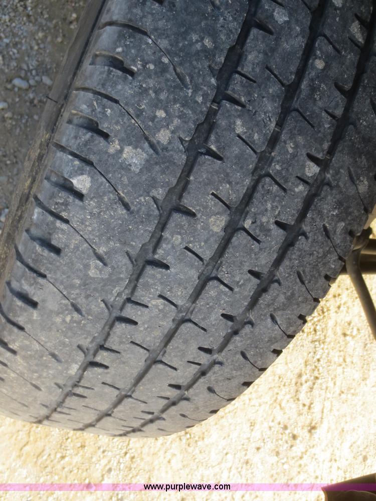 image for item D2215 2005 Ford F350 Super Duty Lariat Crew Cab pickup truck