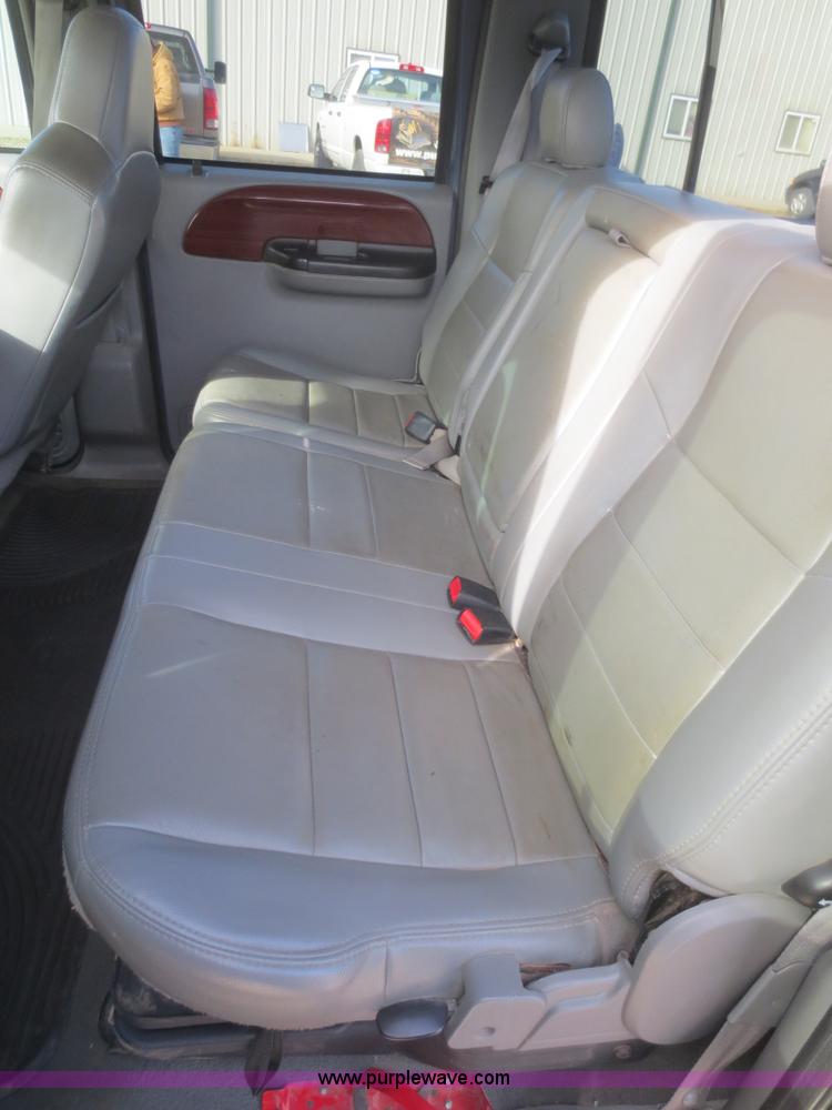 image for item D2215 2005 Ford F350 Super Duty Lariat Crew Cab pickup truck