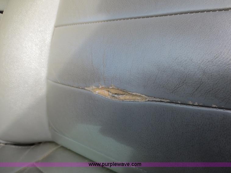 image for item D2215 2005 Ford F350 Super Duty Lariat Crew Cab pickup truck