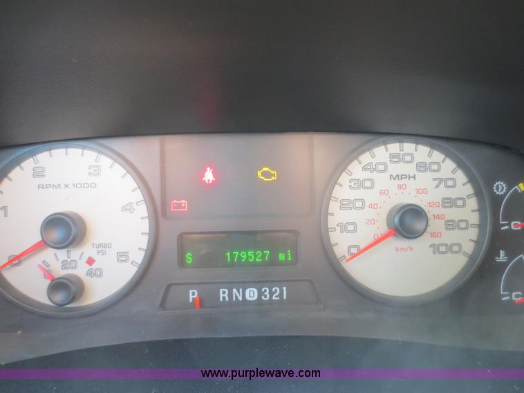 image for item D2215 2005 Ford F350 Super Duty Lariat Crew Cab pickup truck