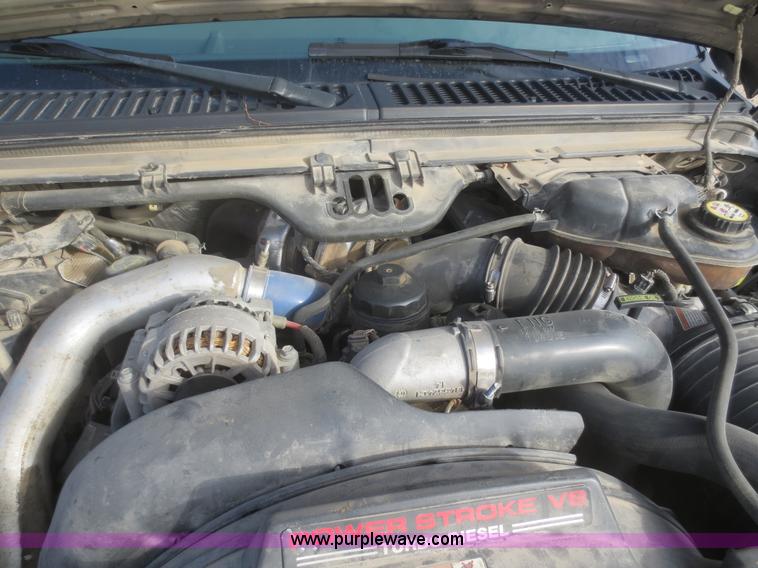 image for item D2215 2005 Ford F350 Super Duty Lariat Crew Cab pickup truck