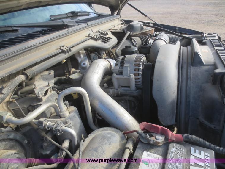 image for item D2215 2005 Ford F350 Super Duty Lariat Crew Cab pickup truck