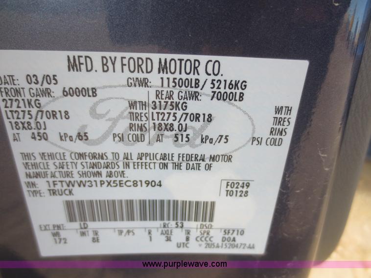 image for item D2215 2005 Ford F350 Super Duty Lariat Crew Cab pickup truck